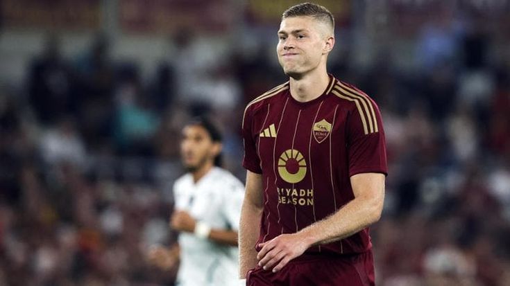 Roma, Dovbyk e Pellegrini ok per il Genoa: Zalewski finisce fuori rosa