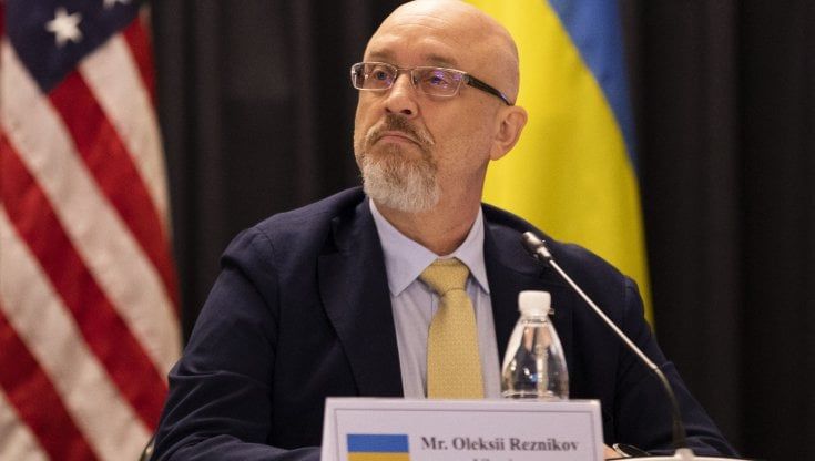 Festa degli ucraini per la controffensiva da record, volantini per invitare alla resa i russi. Ma Kiev chiede cautela: "Dobbiamo difendere il territorio riconquistato"