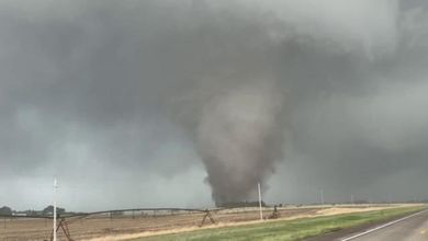 Usa, gigantesco tornado colpisce il Nebraska: le immagini ravvicinate della tempesta