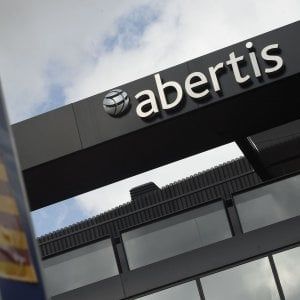 Abertis: positiva l'offerta di Atlantia, ma vuole di più. La Caixa aderisce
