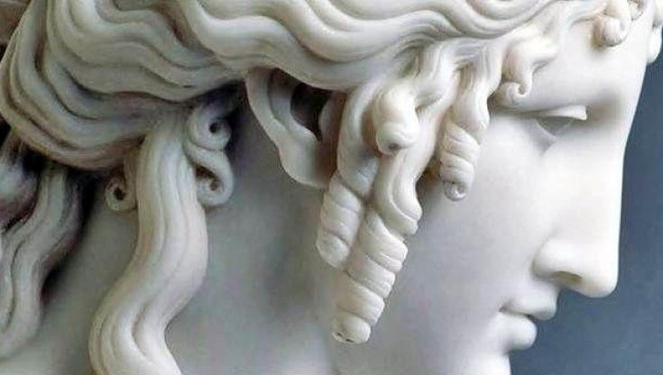 Il mito di Elena raccontato da... Elena. Una storia nuova nel libro di Francesca Sensini