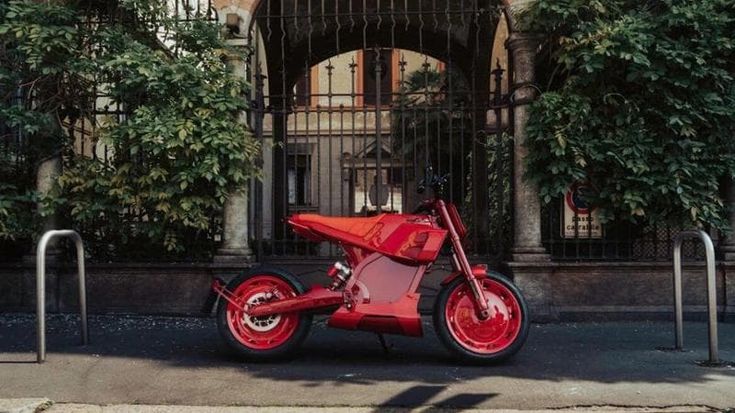 Brabus si dà alle due ruote e lancia la sua prima moto elettrica insieme a Dab Motors. Come è fatta