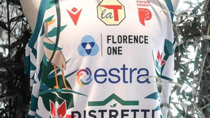Pistoia presenta una maglia speciale per il World Earth Day: si ispira all’Arazzo Millefiori