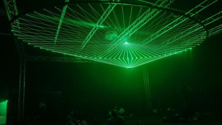A Camera una retrospettiva racconta le installazioni luminose di C2C