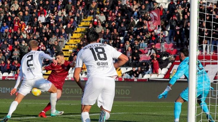 Serie B, il Como riparte forte. Il Palermo cade a Cittadella