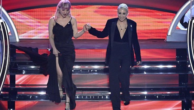 Sanremo 2022, una sfida tra giovani autori per l'inno delle Olimpiadi: ecco chi ha scritto le canzoni cantate da Arisa e Malika Ayane