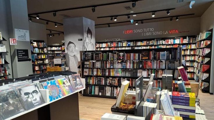 Feltrinelli apre anche a Ostia. “Uno spazio vivo di incontro”