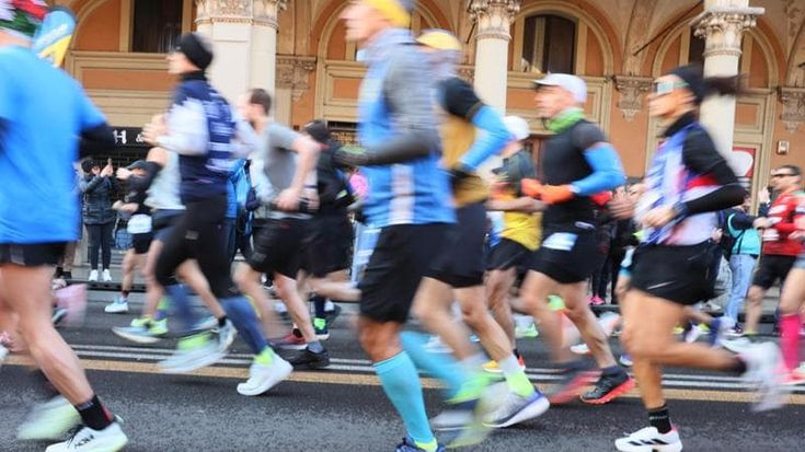 Bologna Marathon il 1° marzo: 9mila atleti, uno su tre arriva dall’estero. Percorsi e strade chiuse