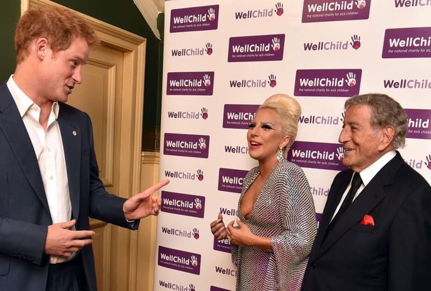 Londra: concerto benefico, Harry d'Inghilterra ringrazia Lady Gaga e Tony Bennet 