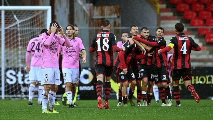 Dieci positivi nel Foggia, il Palermo rischia di saltare anche la partita di lunedì