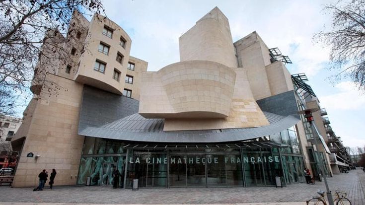Parigi, tornano le cimici del letto: chiusa per un mese la Cinémathèque française