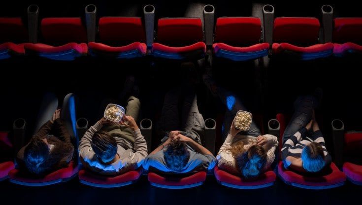 Netflix non è più una piattaforma da ragazzi. I giovani tornano al cinema
