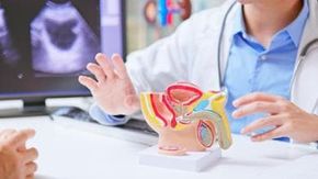 Tumore della prostata, 30 domande da fare al medico per capire cure, effetti e qualità di vita