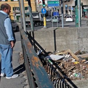 Tronchi e detriti, il Bisagno invaso. "Diteci se possiamo portarli a Scarpino"