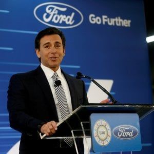 Ford, l'addio del numero uno Mark Fields