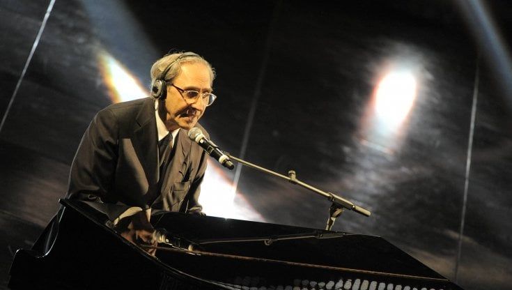 Franco Battiato, un visionario tra il mare e il vulcano