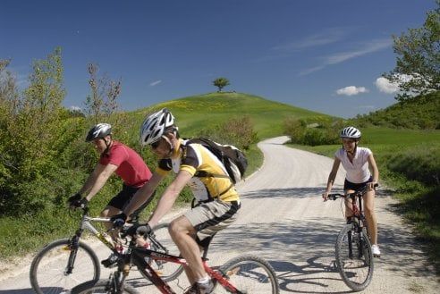 I capi e gli accessori sportivi da usare anche in vacanza  