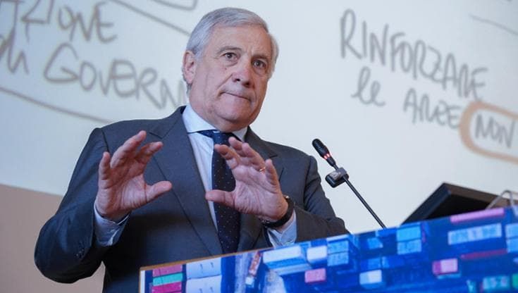 Il leader Tajani atteso in Sicilia, derby dei convegni in casa FI