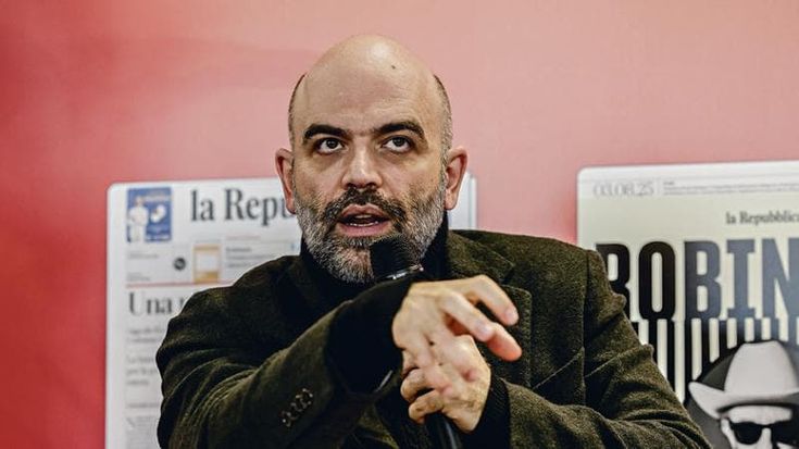Saviano: “Caro Zerocalcare ti credi un puro? Nessuno di noi lo è”