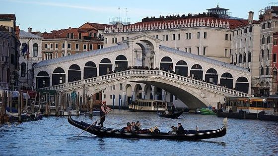 Venezia, stop del Comune a nuovi alberghi e b&b