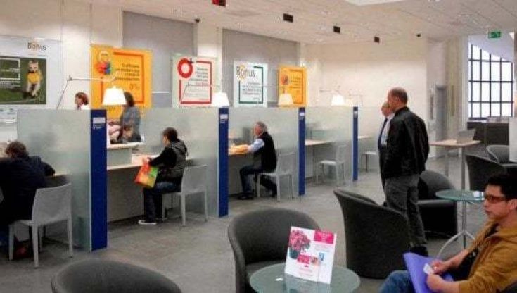 Banche, l'allarme del sindacato First Cisl: "In Liguria oltre la metà dei comuni è senza sportelli in presenza"