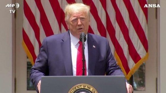 Facebook rimuove post di Trump con il simbolo che una volta usavano i nazisti
