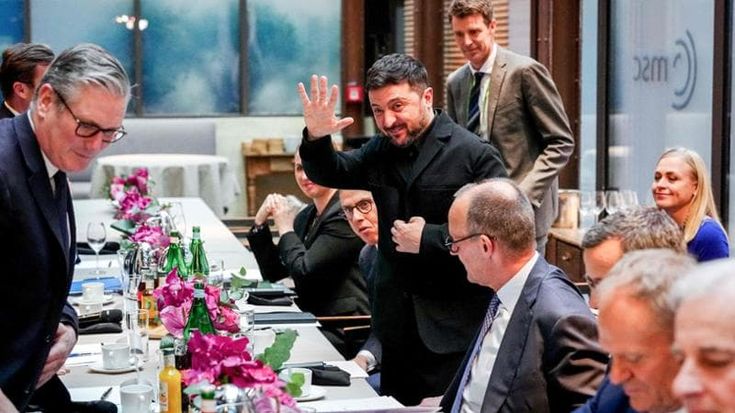 Ucraina, colloqui a tre martedì a Ginevra: “Zelensky si sbrighi”