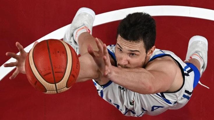 Danilo Gallinari si ritira. Carriera, vittorie e delusioni di un predestinato del basket