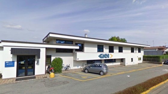 Brescia, operaio muore schiacciato da una bobina metallica
