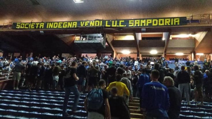 Sampdoria a nervi tesi. I tifosi: “Vendete la società”. Il proprietario Tey: “In A nel 2028”