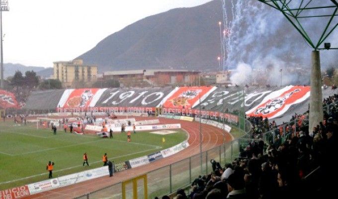 Lega Pro: la Nocerina torna nel suo stadio, i tifosi invitano alla "diserzione"