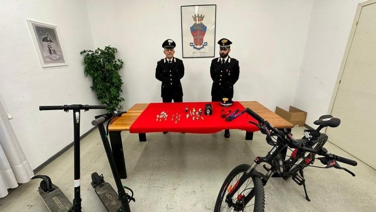 Ruba bici elettrica e la rivende, il proprietario la riconosce sul web 
