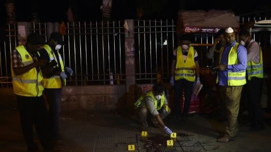 <span lang="it" id="result_box"><span class="hps">Bangladesh, ucciso a colpi di mannaia un blogger contro i fondamentalisti<br /></span></span>