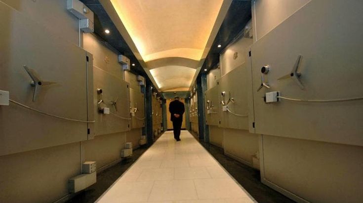 Ville e conti cifrati fra Brasile e Hong Kong, passando per la Svizzera. Così i boss blindano i loro soldi all’estero