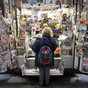 Edicole, la crisi ne fa sparire due al giorno. "Diventare 'hub' per la sopravvivenza"