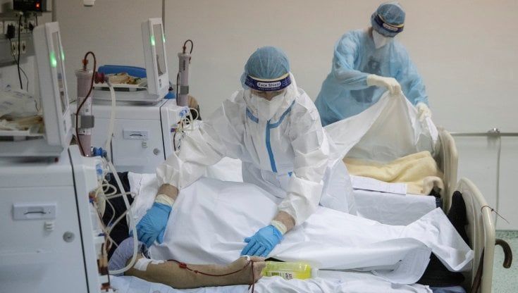 Covid, calano contagiati (2751) e decessi (sette in meno)