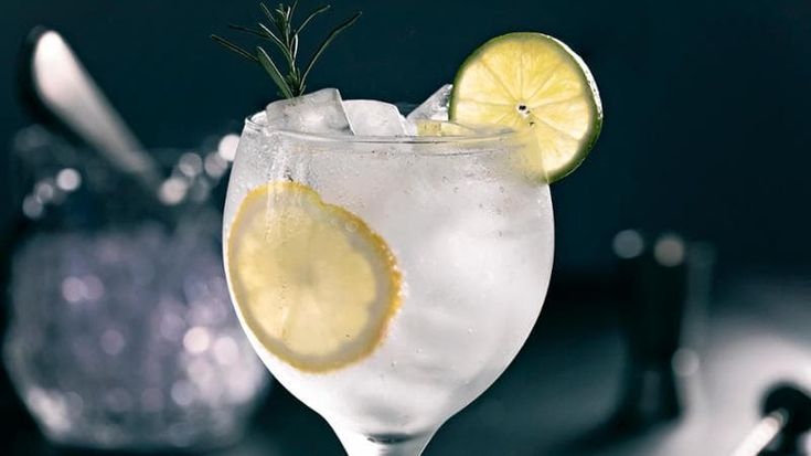Il gin celebra la Sicilia con uno spirit vulcanico