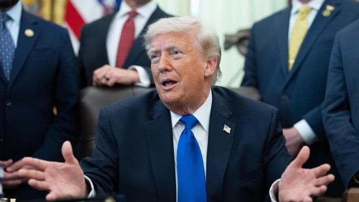 Sul tavolo di Trump piani di attacco pronti, a Teheran scatta l’antiaerea. Khamenei: “Affogherete”