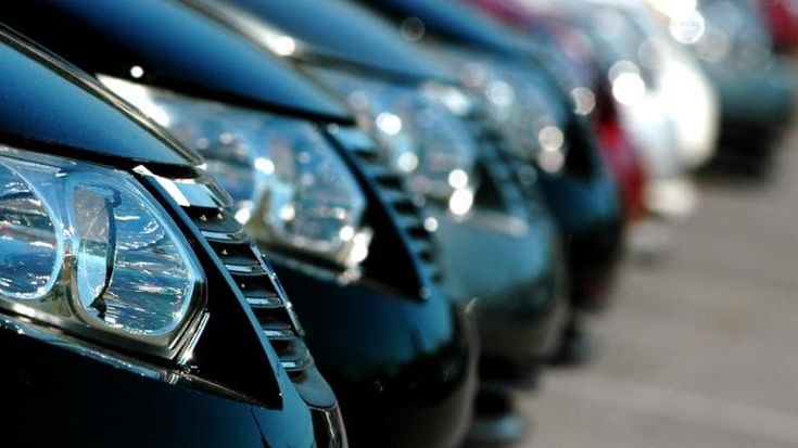 Mercato dell’auto, consumatori ottimisti: in crescita la domanda di leasing e abbonamenti