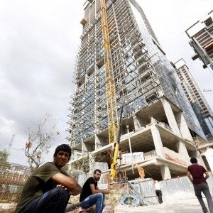 Istanbul, cede ascensore: muoiono 10 muratori