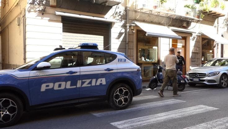 Gela, rapinatore improvvisato nascondeva un laboratorio di armi