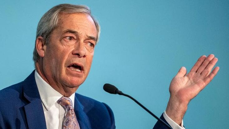 Regno Unito, le accuse del Guardian: “Da ragazzo Farage diceva ‘Hitler aveva ragione’ e ‘gasateli’”
