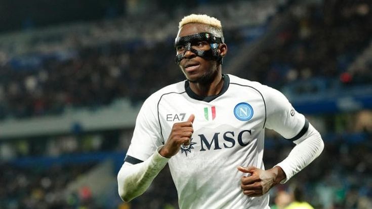 Osimhen e Kvara, Napoli all’assalto della Juve con i gemelli del gol
