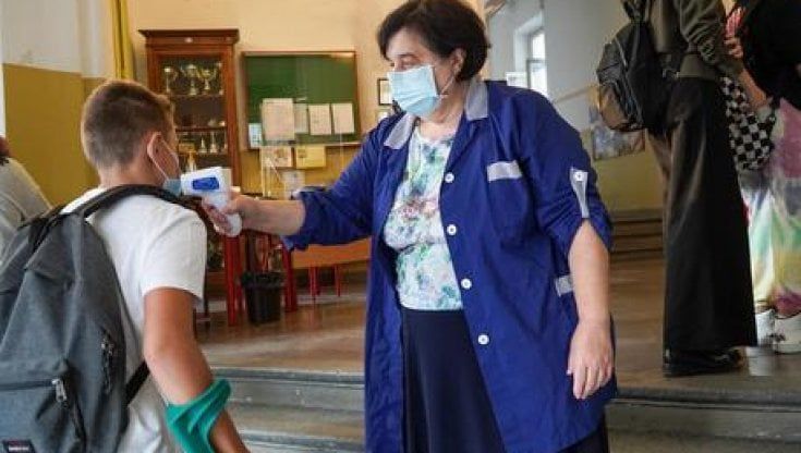 Mascherine a scuola: ecco quelle attutiscono meno la voce