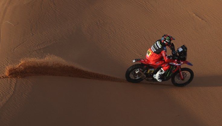 Dakar: esplosione prima della corsa, si indaga per terrorismo. Quarta tappa a Barreda nelle moto e a Al-Attiyah nelle auto
