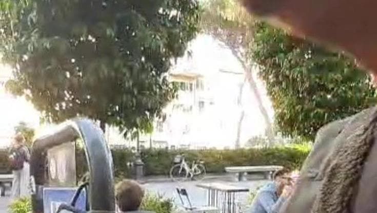 Keybox nascoste nelle rastrelliere di piazza dei Ciompi, il blitz di Salviamo Firenze
