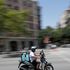 Scooteristi, quanta paura per i mozziconi di sigarette