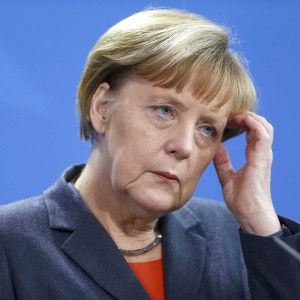Merkel: "Riforme in Italia e Francia sono insufficienti". Delrio: "La Germania guardi in casa propria"