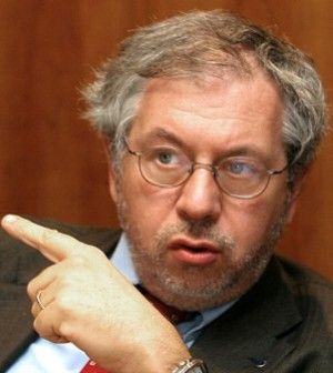 Baretta getta acqua sul fuoco delle pensioni:"No interventi, risorse da spending e spread"