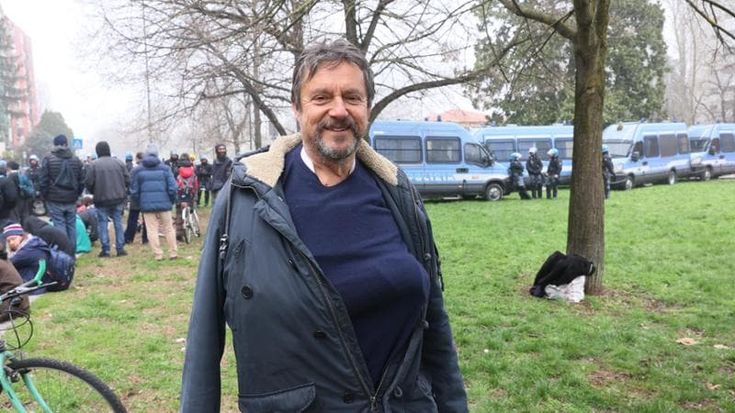 Sergio Spina, il maestro ferito:“Ci hanno caricato con gli scudi”